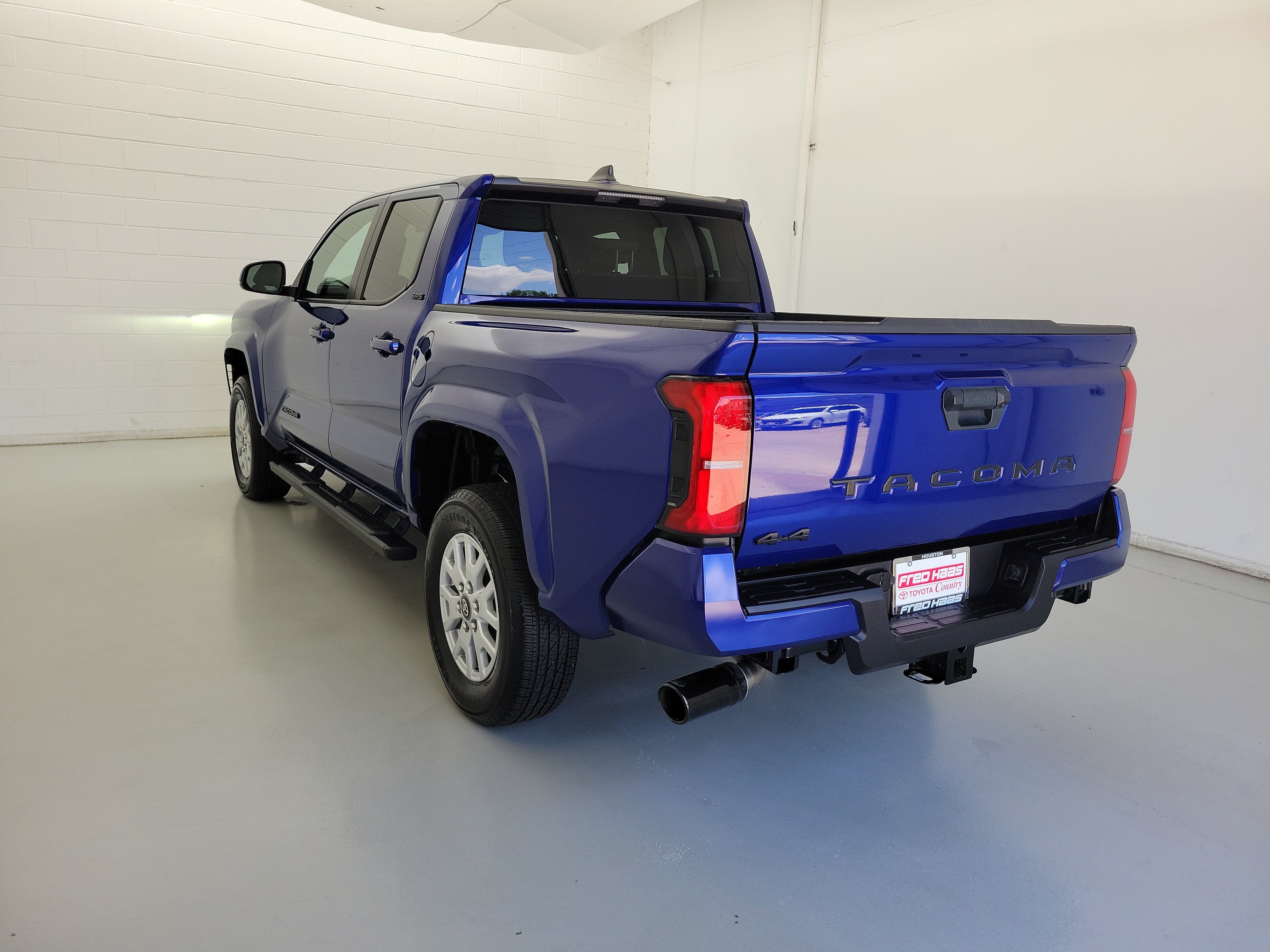 Used 2025 Blue Toyota SR5 image 7