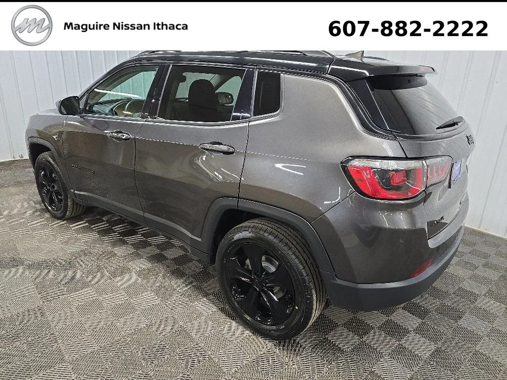 Used 2020 Gray Jeep Latitude image 10