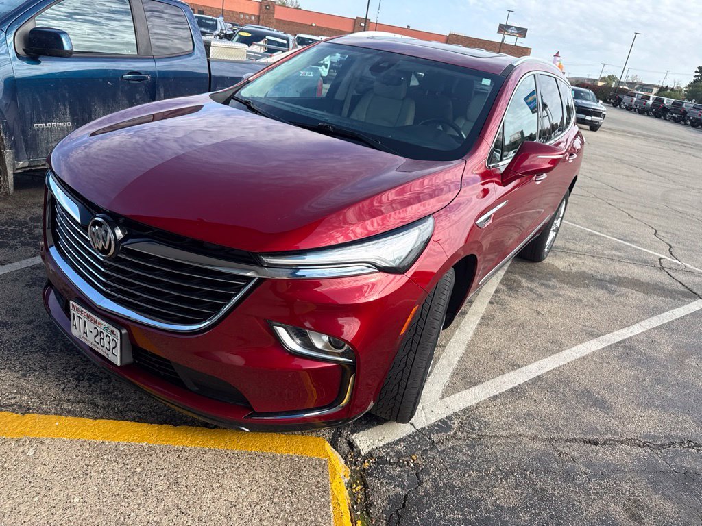 Used 2023 Red Buick Essence image 6