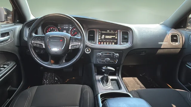 Used 2023 White Dodge SXT image 10