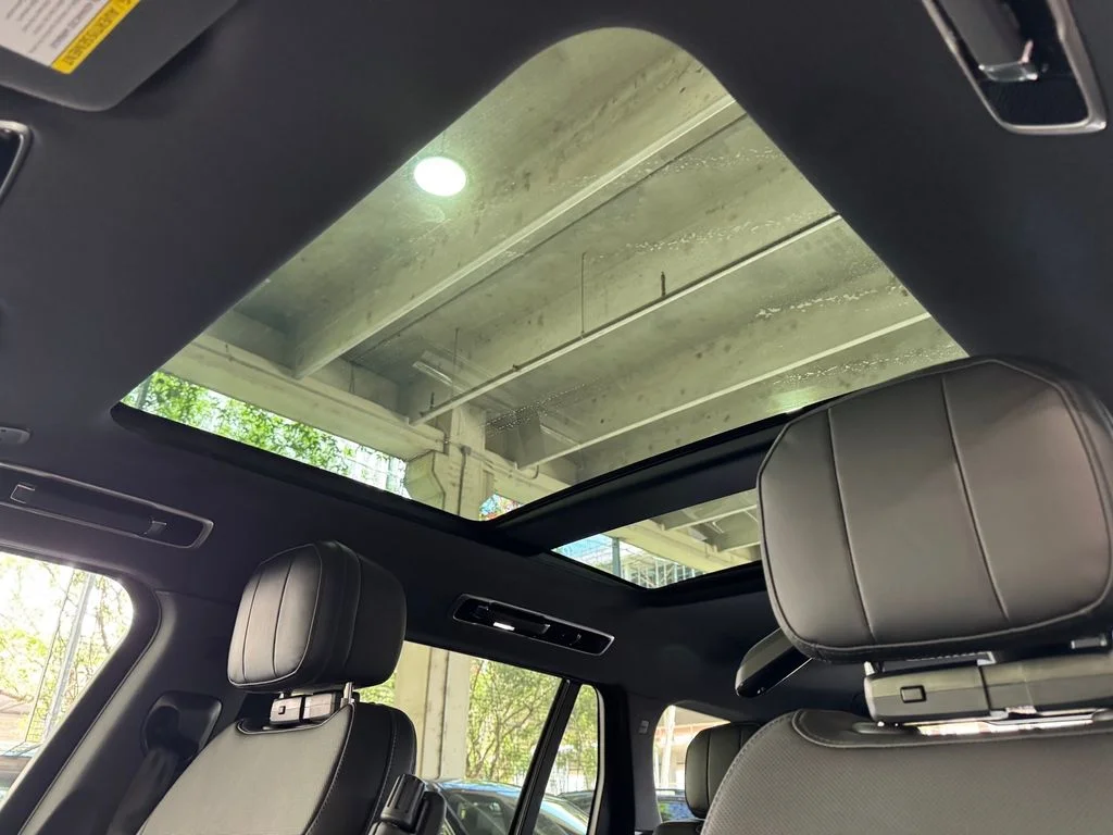 New 2026 Carpathian Grey Land Rover SE image 10