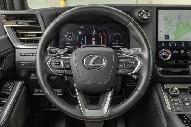 Used 2025 Incognito Lexus 550 Overtrail+ image 8