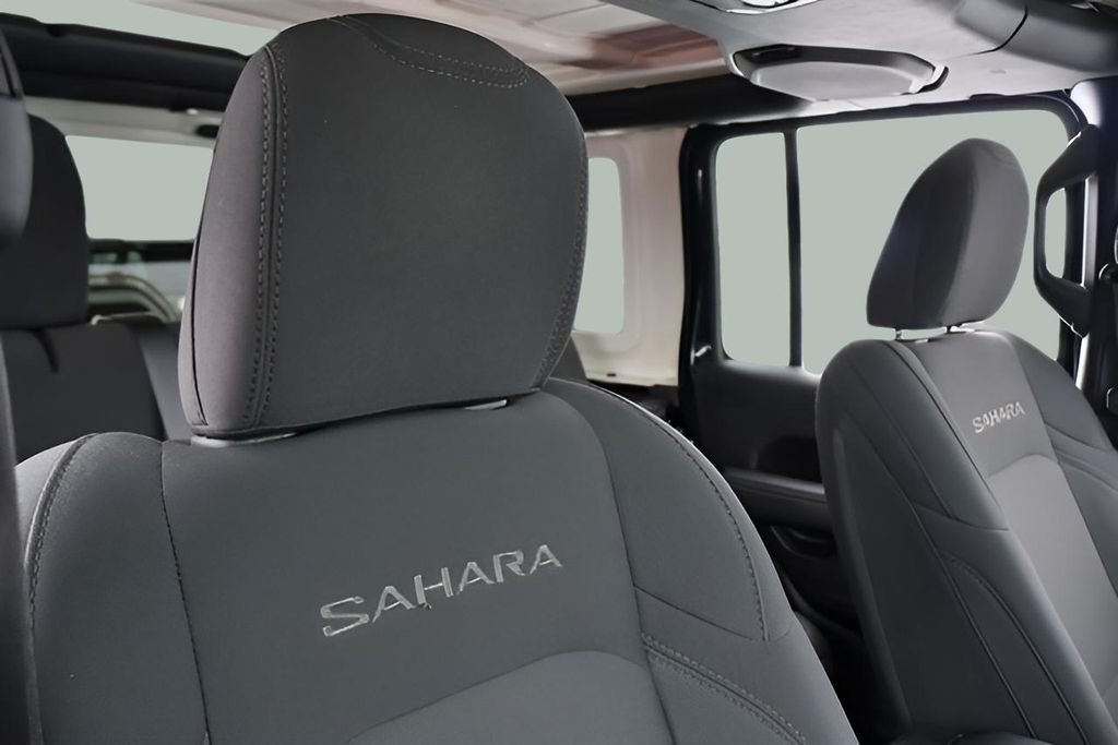 Used 2022 Black Jeep Unlimited Sahara image 18