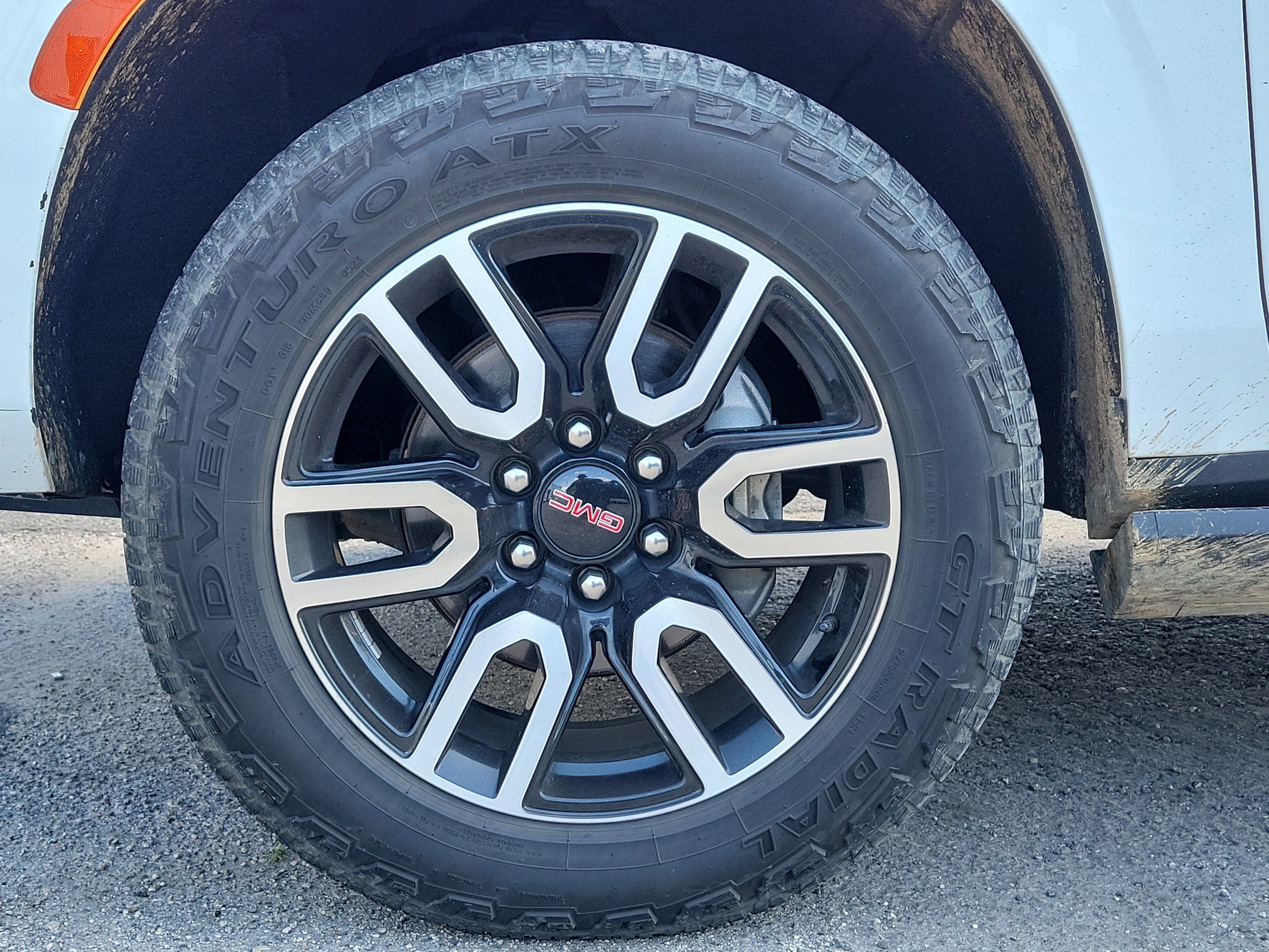Used 2022  GMC AT4 image 9