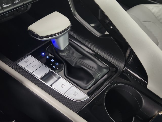 2023 Hyundai Elantra Limited - Photo 29
