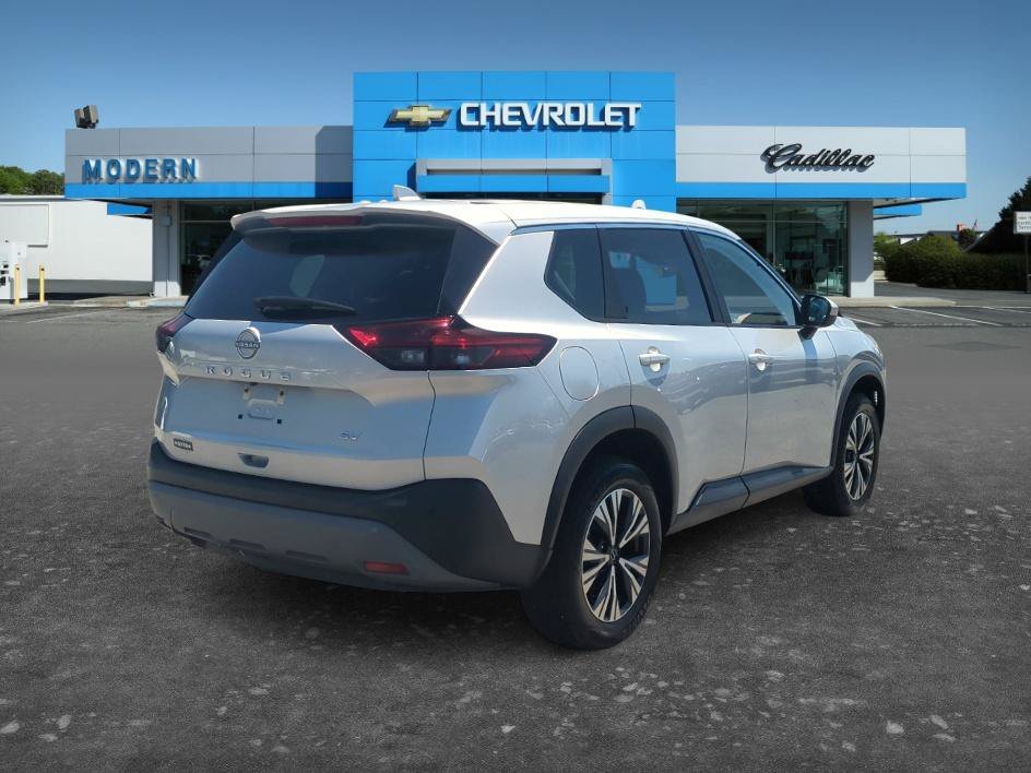Used 2023 Brilliant Silver Metallic Nissan SV image 5