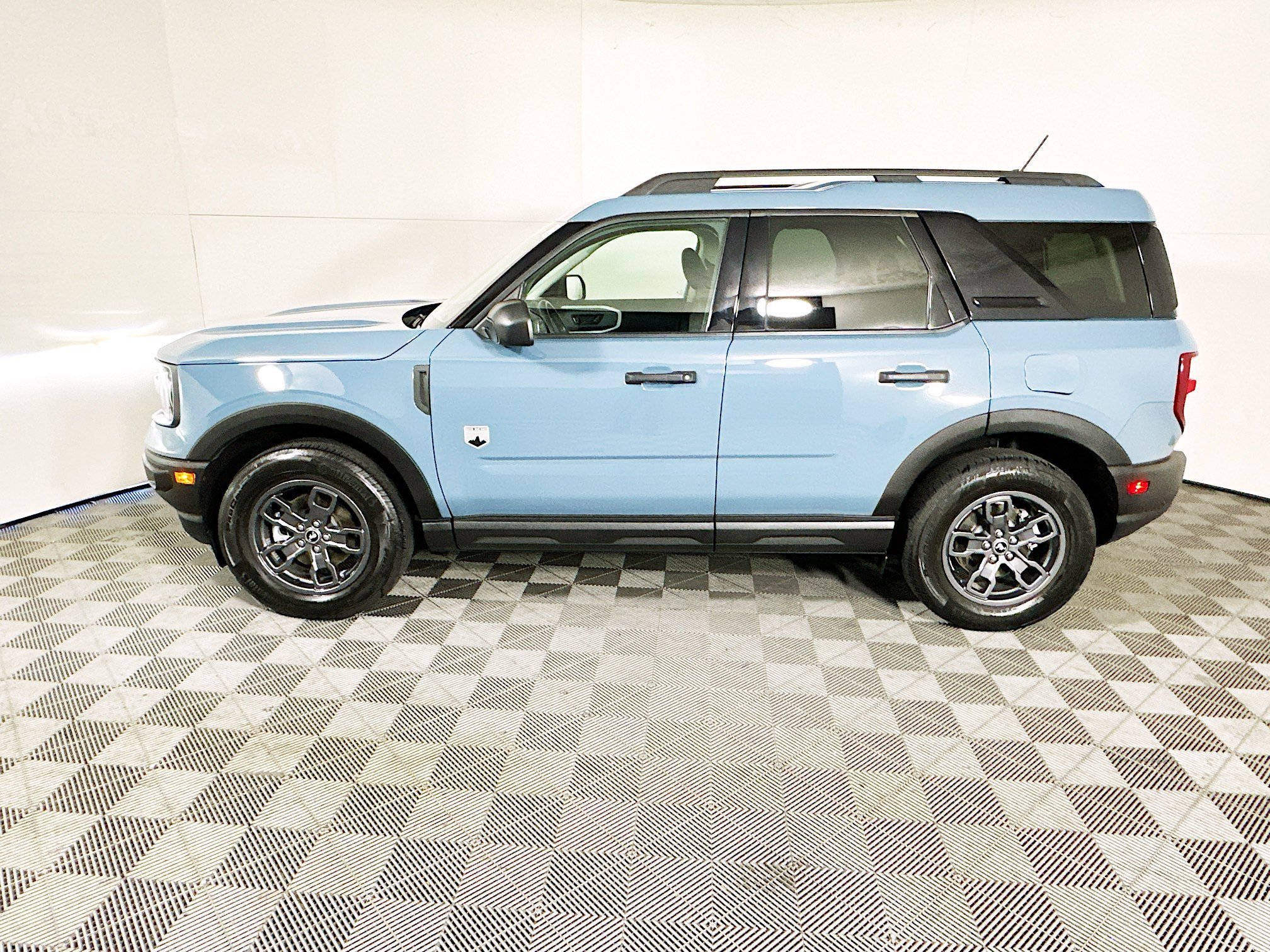 2023 Ford Bronco thumbnail 8