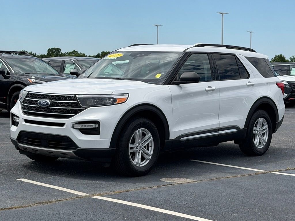 Used 2023 White Ford XLT image 9