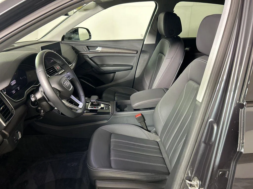 Used 2025 Manhattan Gray Metallic Audi 40 Premium image 15
