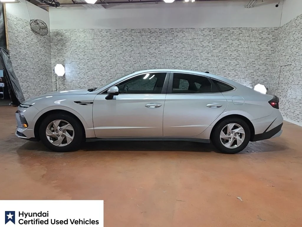 Certified Used 2025 Aero Silver Hyundai SE image 4