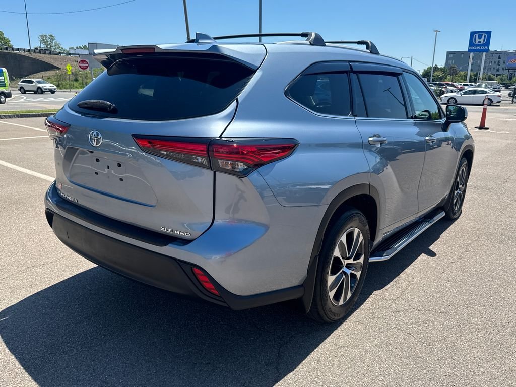 Used 2022 Gray Toyota XLE image 10