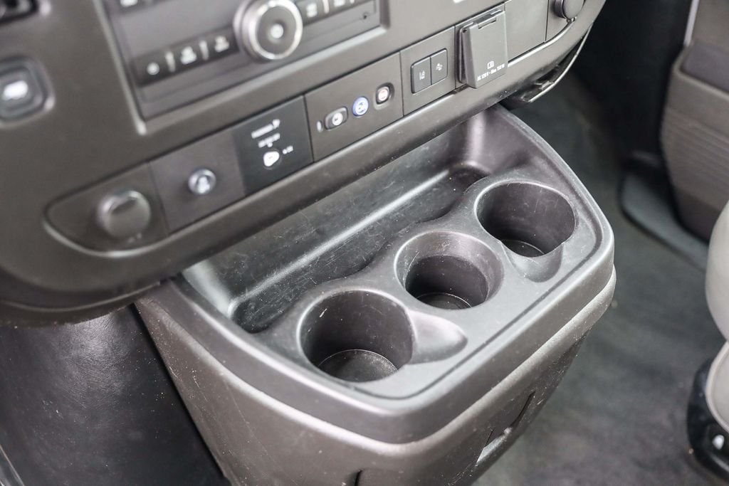 2024 Chevrolet Express Passenger LT - Photo 20