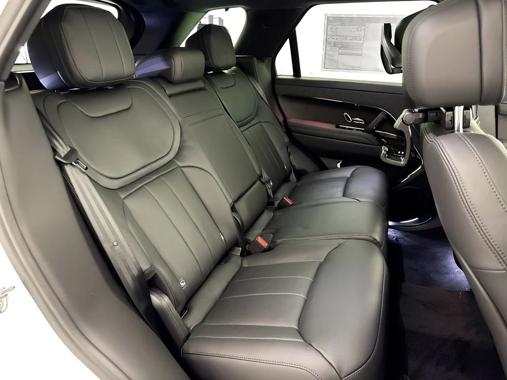 New 2026 Fuji White Land Rover Dynamic SE image 29