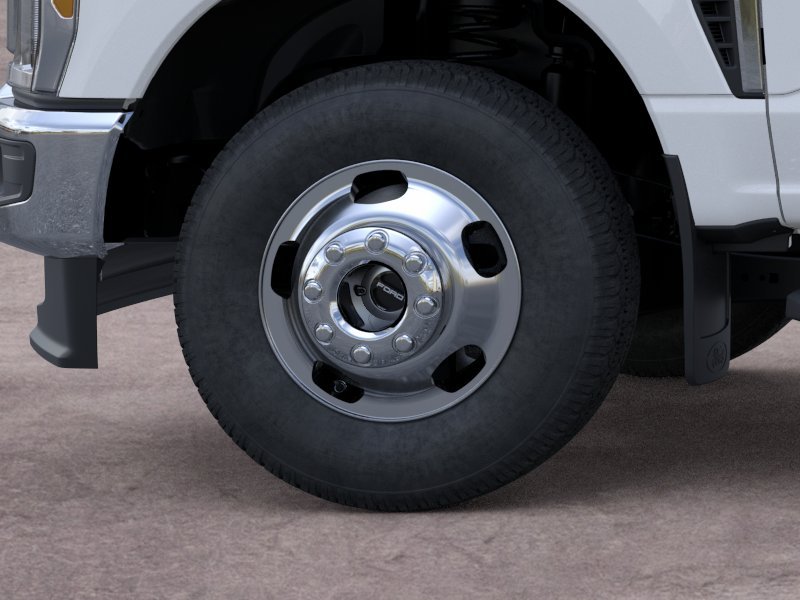 New 2026 Oxford White Ford F-350® XLT image 19