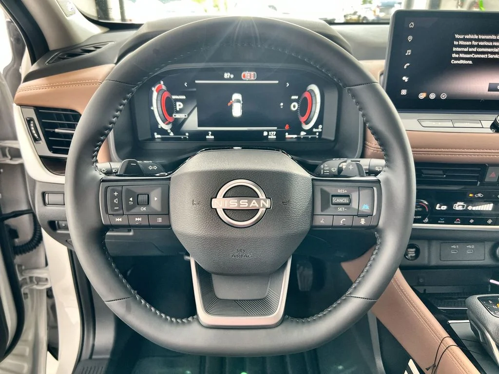 New 2026 Everest White Pearl TriCoat / Super Black Two-tone Nissan Platinum image 11