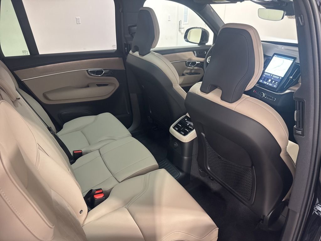 2026 Volvo XC90 Plus - Photo 24
