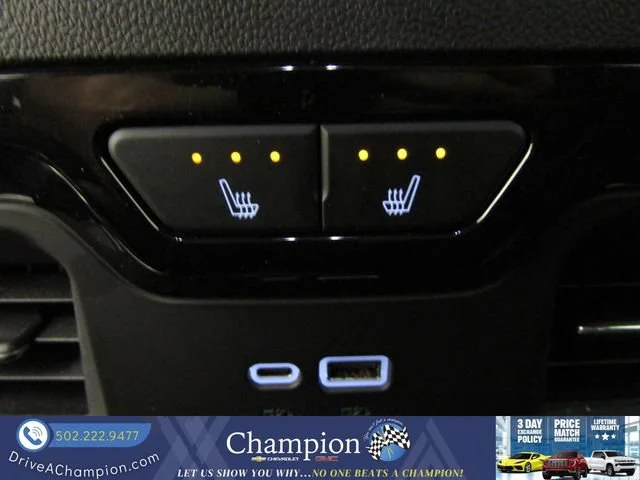 Used 2025 Summit White GMC AT4 image 28