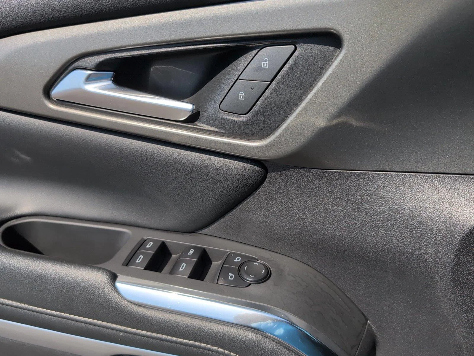 Used 2025 Sterling Gray Metallic Chevrolet LT image 16