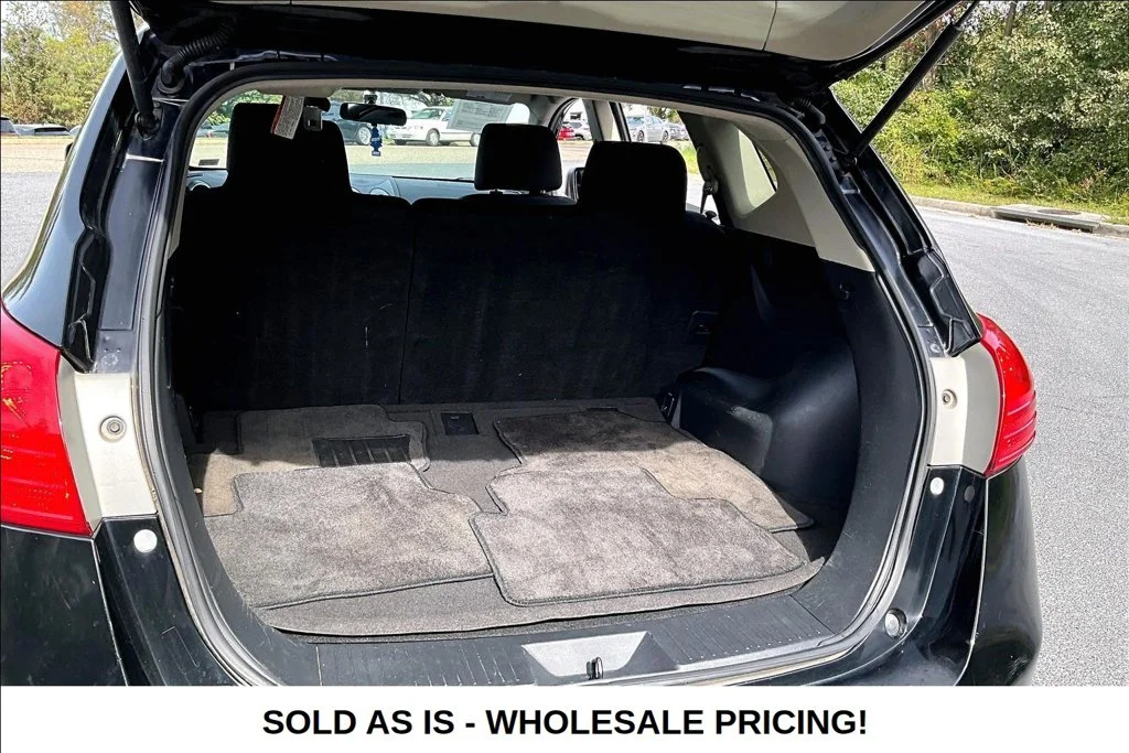 Used 2013 Black Nissan SV image 27