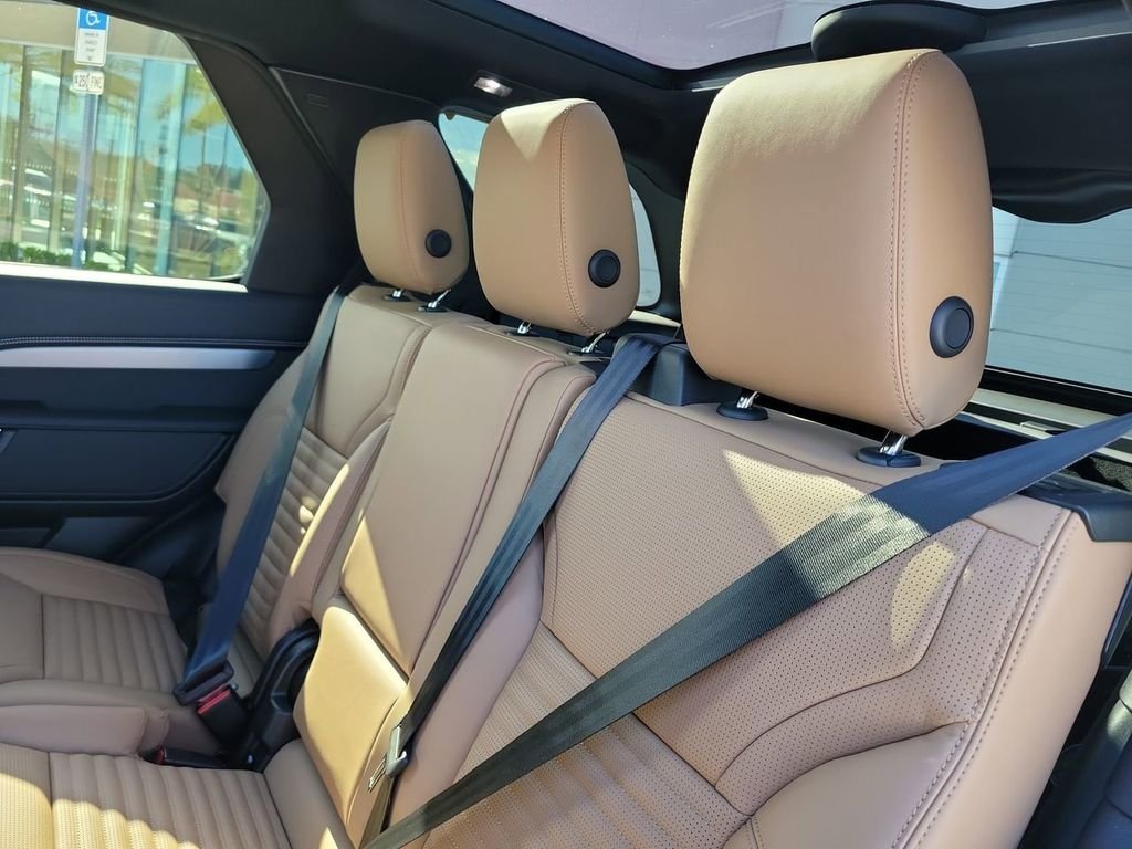 New 2026 Santorini Black LAND ROVER Gemini Edition image 15