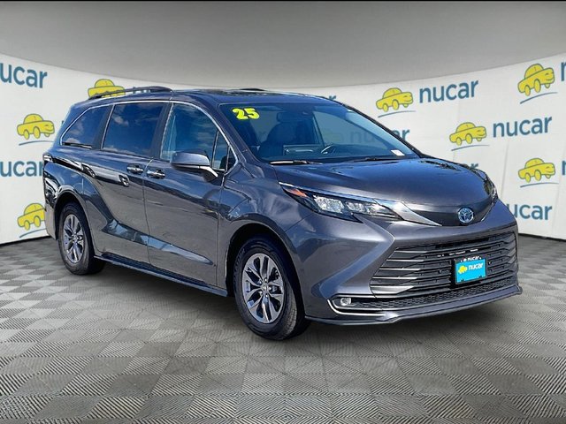 2025 Toyota Sienna XLE