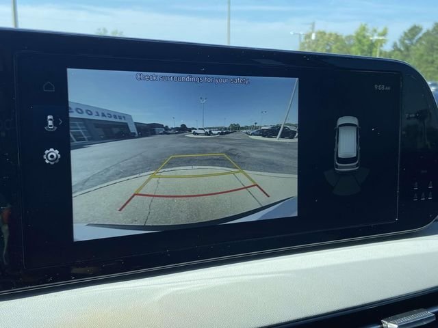 Used 2024 White Hyundai SEL image 19