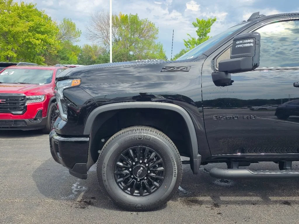 2024 Chevrolet Silverado 3500HD LT - Photo 34