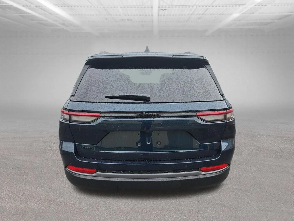 New 2026 Fathom Blue Pearl-Coat Exterior Paint Jeep Limited image 4