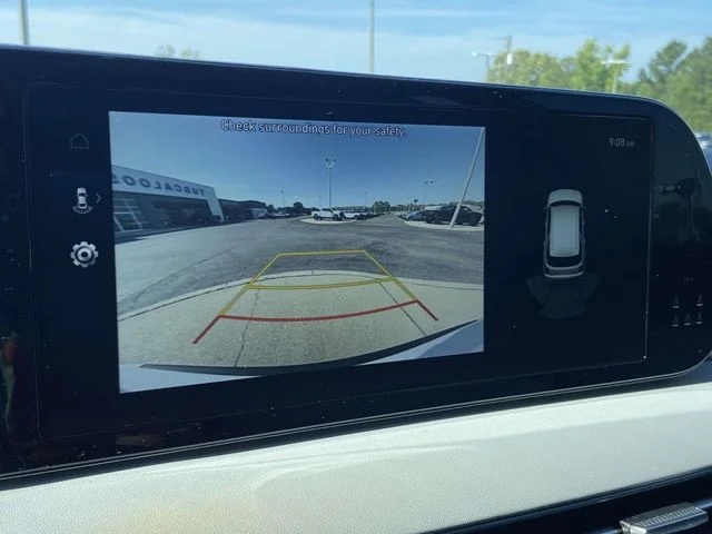 Used 2024 White Hyundai SEL image 19