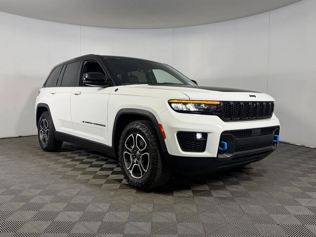 Used 2023 White Jeep Trailhawk 4xe image 4