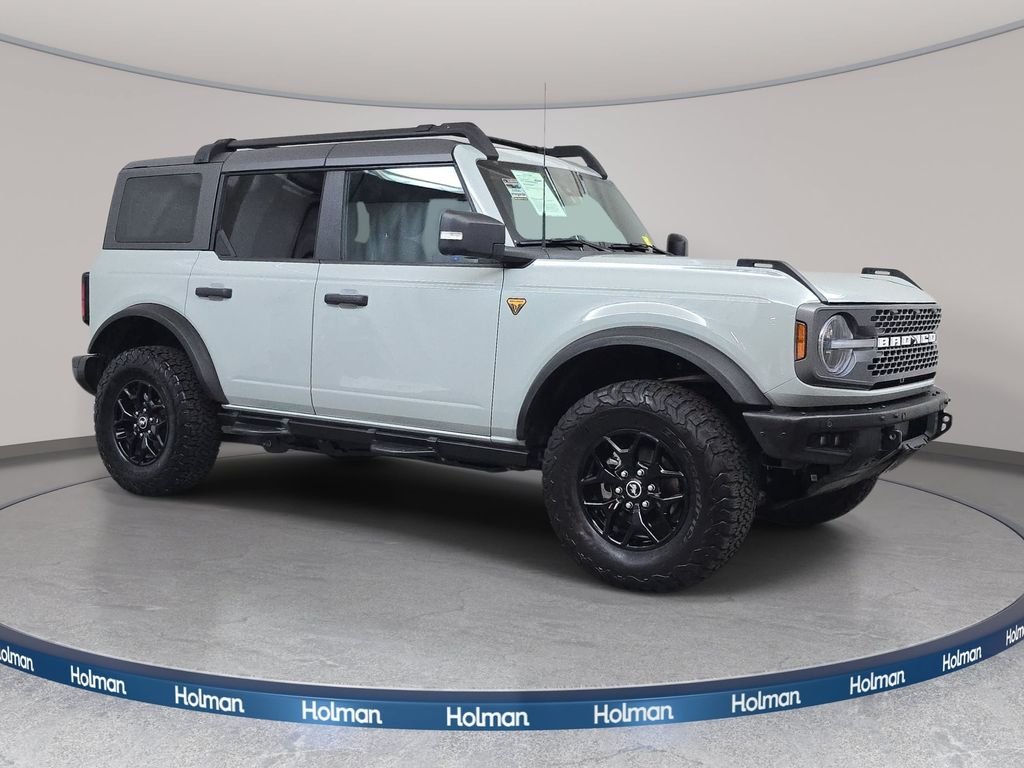 Used 2023 Cactus Gray Ford Badlands image 4