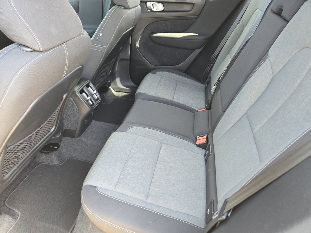 Used 2024  Volvo Core Bright Theme image 21