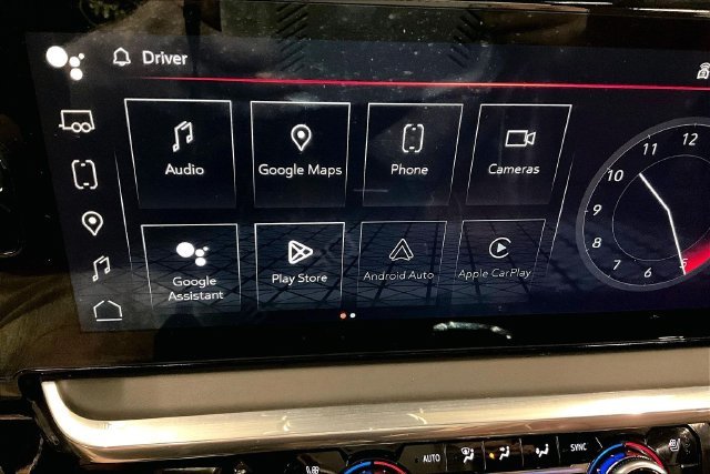 Used 2024 Onyx Black GMC Denali Ultimate image 34