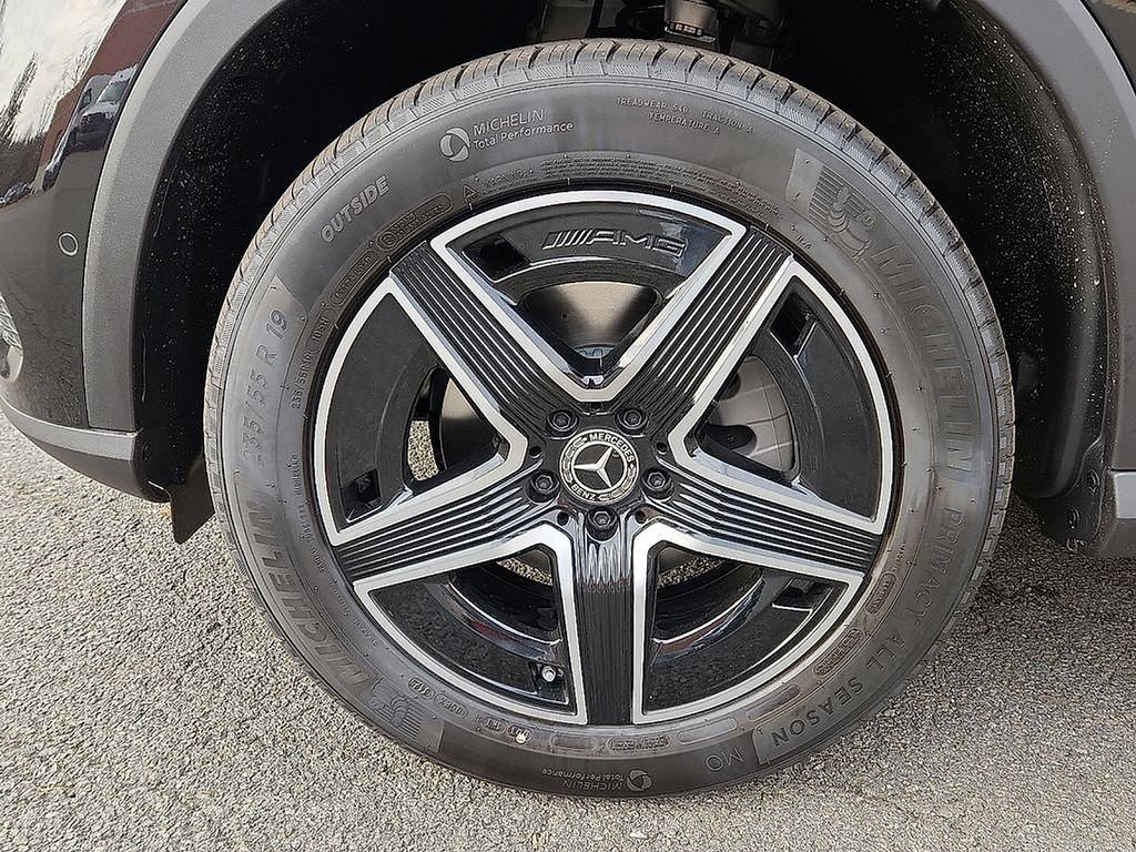 Used 2026 Black Mercedes-Benz GLC 300 image 5