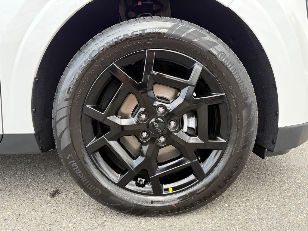 New 2027 White Kia EX image 9