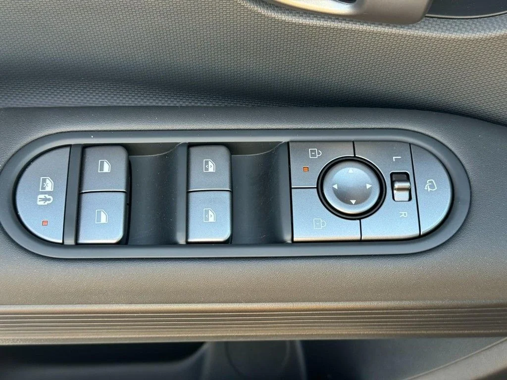 2025 Hyundai IONIQ 5 SEL - Photo 11