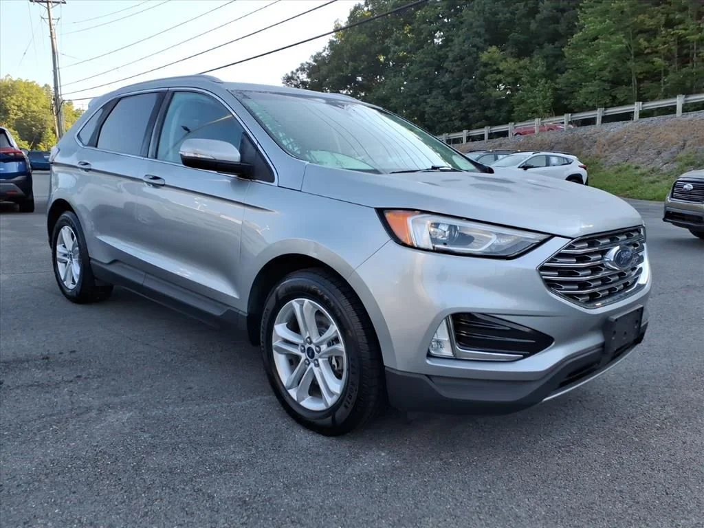 Used 2020 Silver Ford SEL image 9
