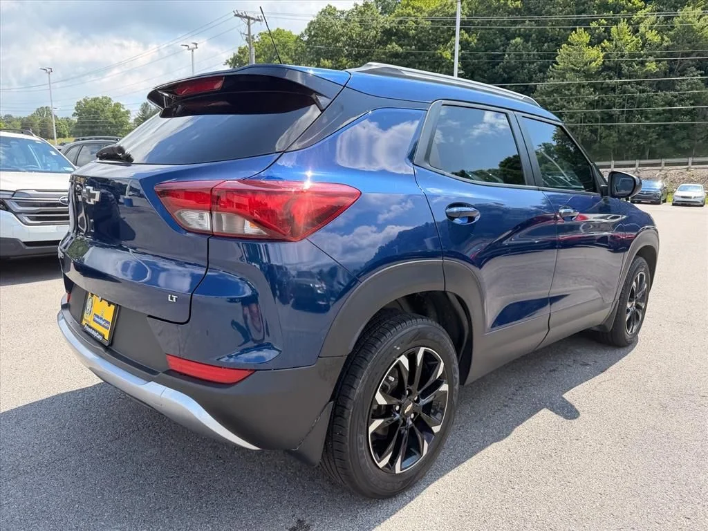Used 2022 Blue Chevrolet LT image 13