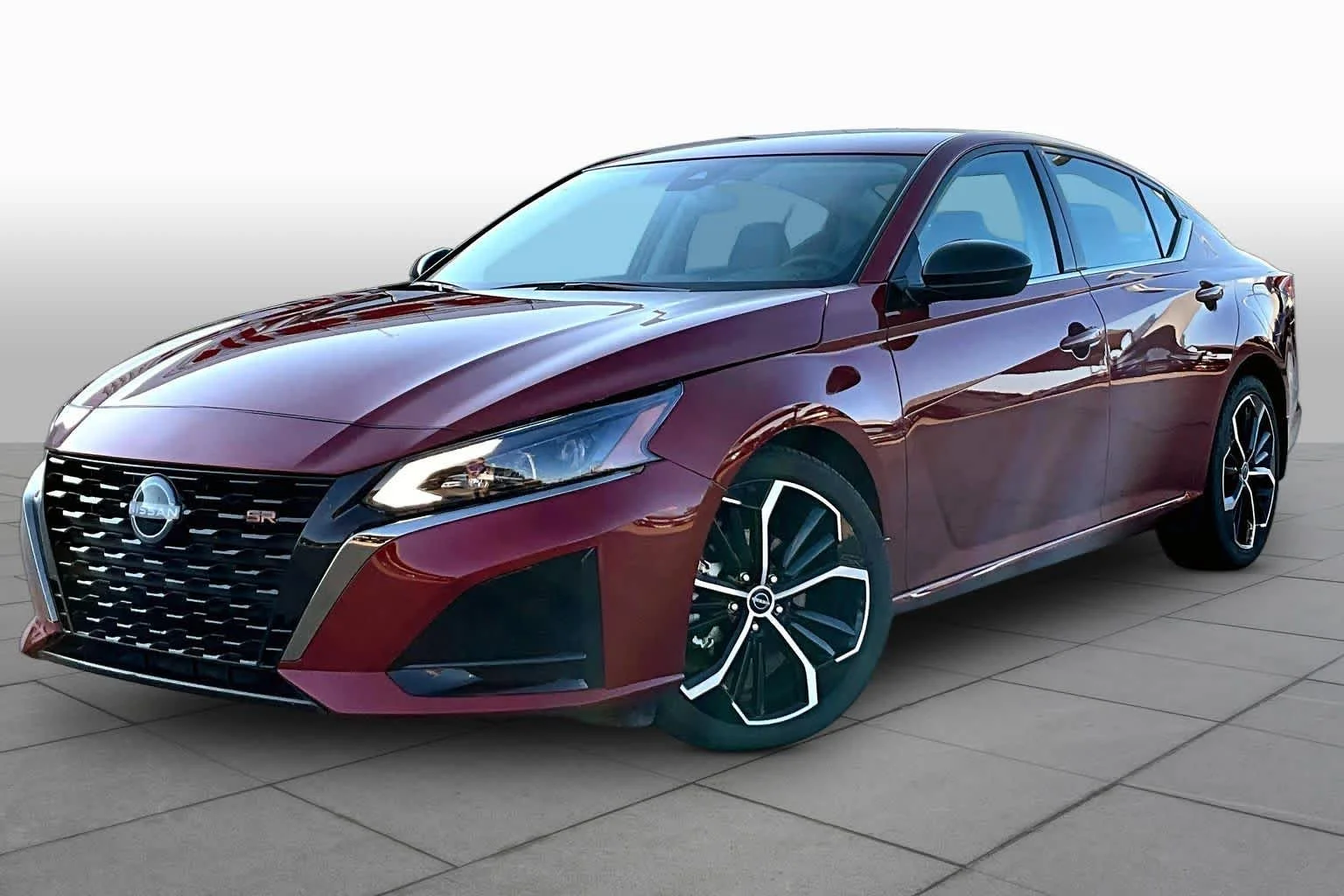 Certified Used 2025 Scarlet Ember Nissan SR image 2