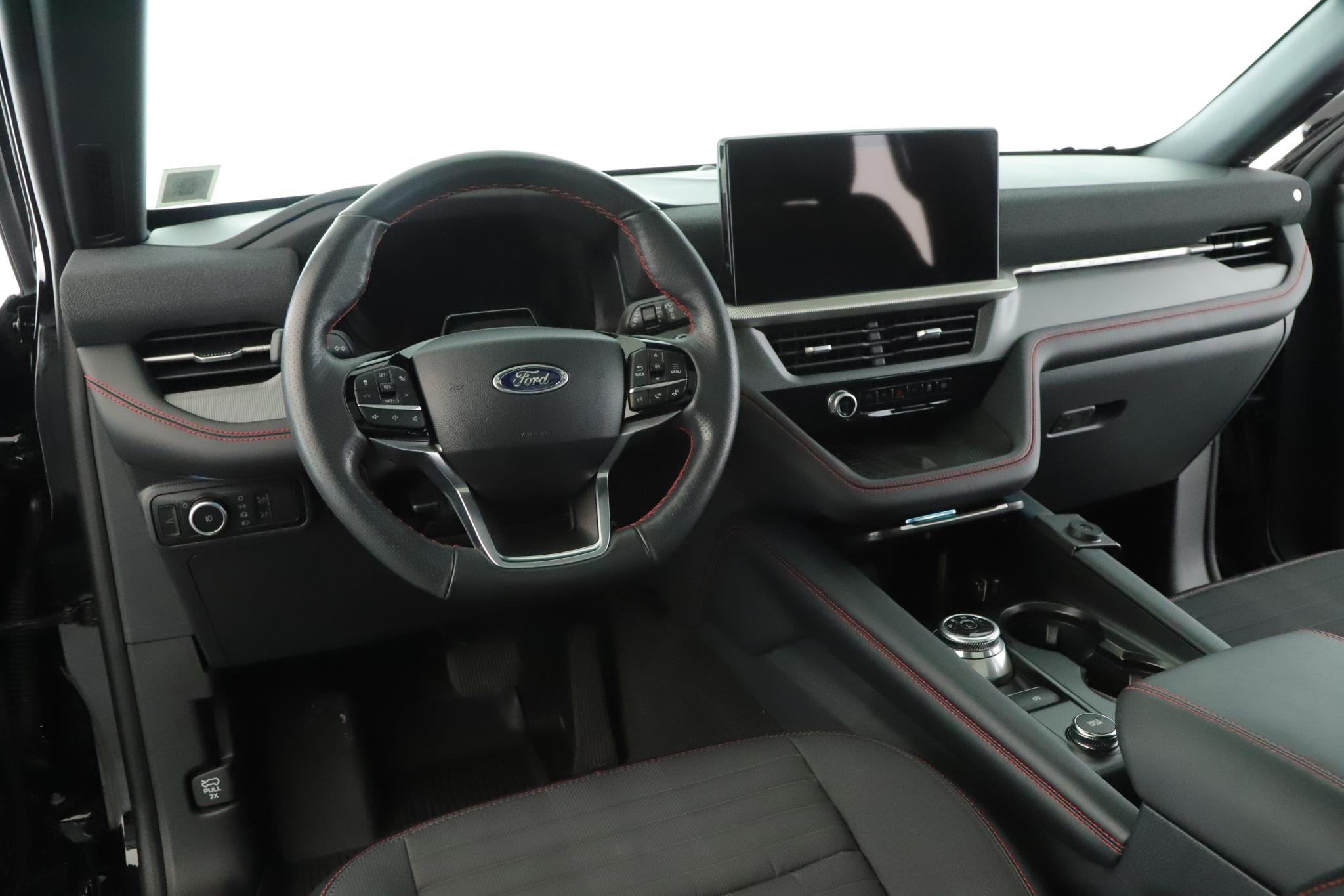 Used 2025 Agate Black Metallic Ford ST-Line 4WD image 2