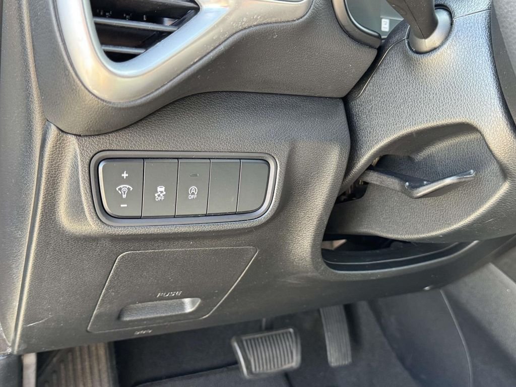 Used 2024 Gray Kia LX image 28