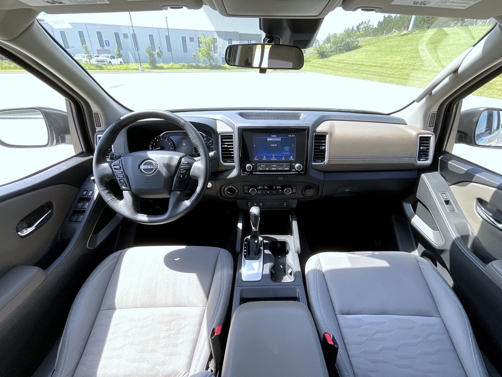 Used 2022 White Nissan SV image 15
