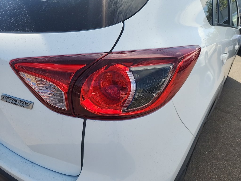 Used 2016 Crystal White Pearl Mazda Grand Touring image 12