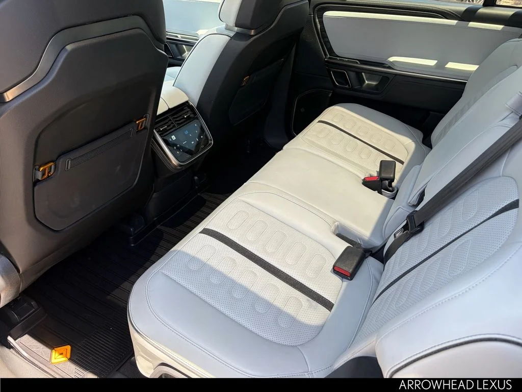 Used 2023  Rivian Adventure image 26