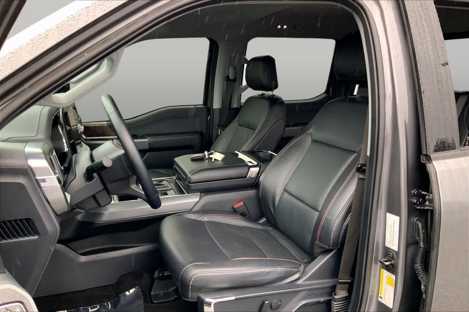 Used 2022 Light Blue Clearcoat Metallic Ford LARIAT image 9