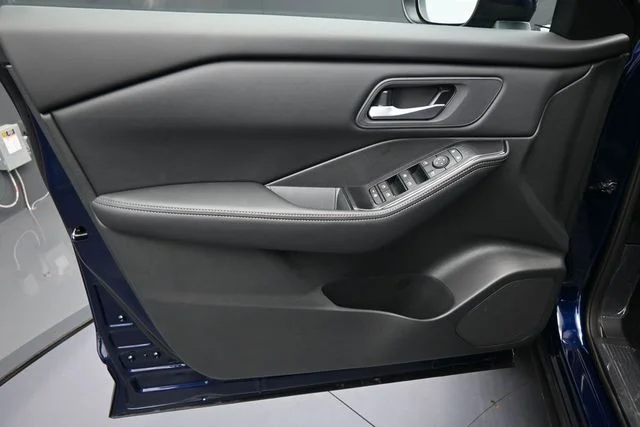 New 2026 Deep Ocean Blue Pearl Nissan SV image 9