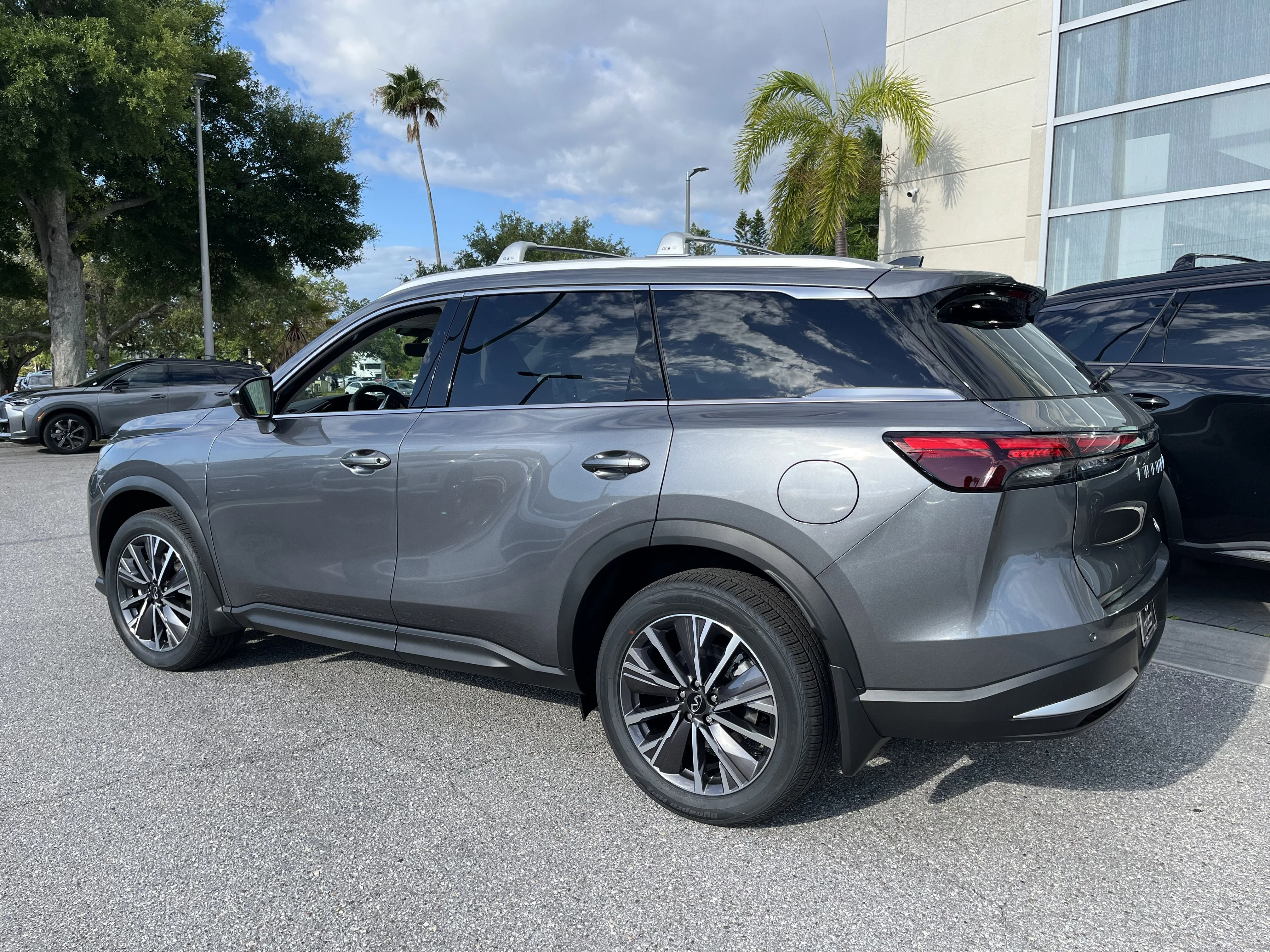 New 2027 Graphite Shadow INFINITI LUXE image 3