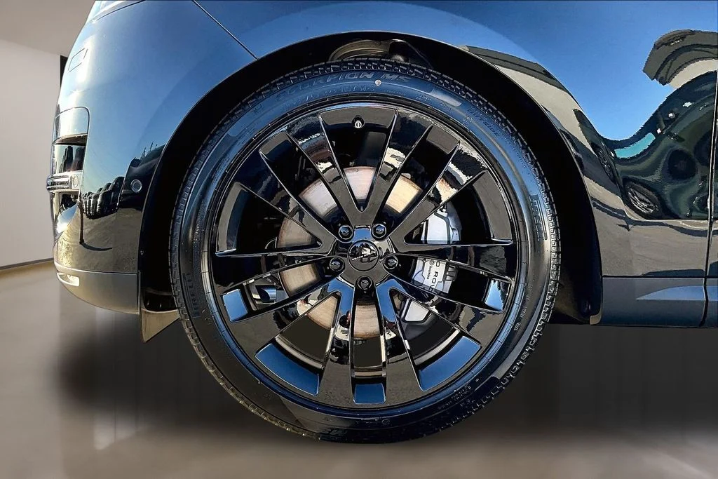 New 2026 Black Land Rover SE image 13