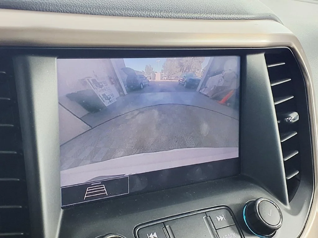 Used 2020 White GMC Denali image 22