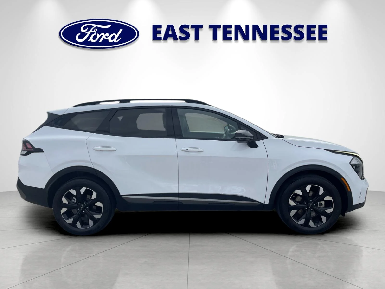 Used 2023 White Kia X-Line image 2